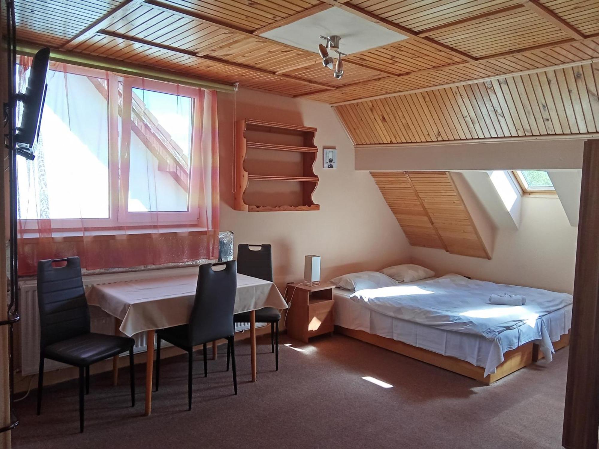 Penzion Skitour Stara Lesna Ngoại thất bức ảnh